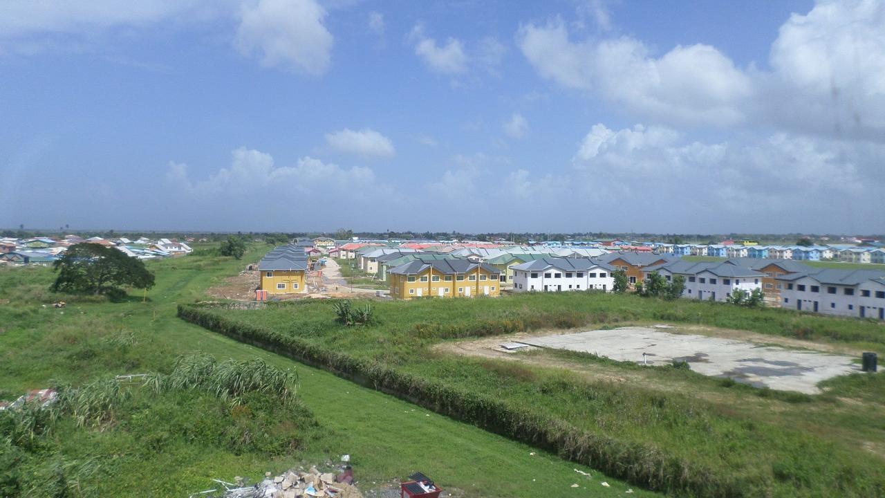 Metro Hotel Couva Exterior foto